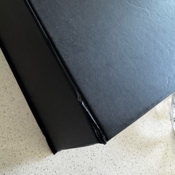 Chanel Elegant Black Magnetic Storage Box - Picture 2 of 4